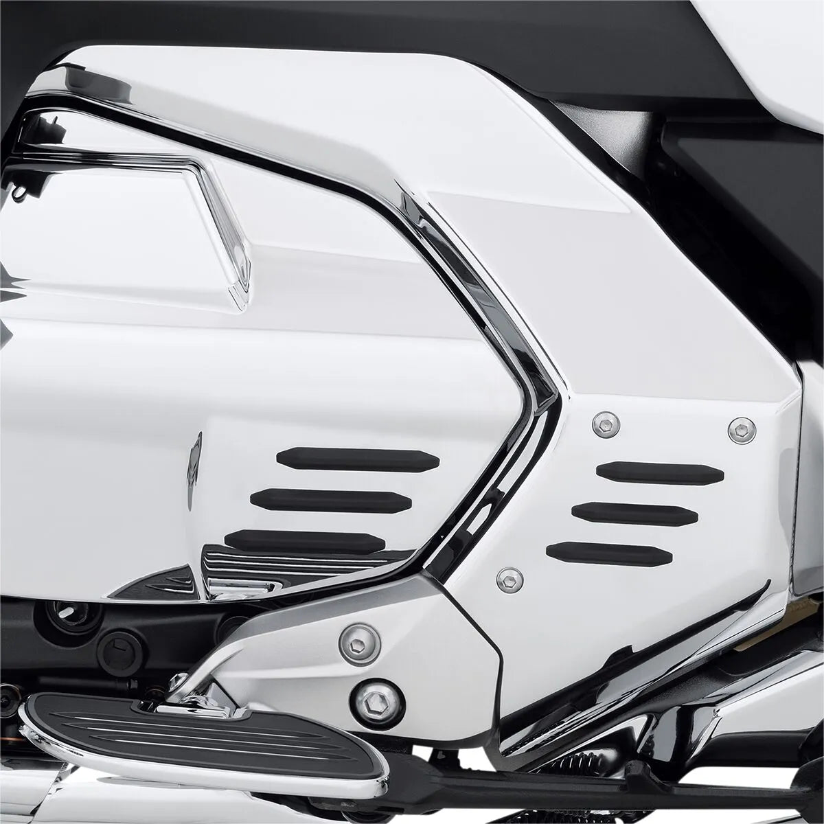 SHOW CHROME Frame Cover till GL1800 krom bild 4 PMMEDIA:d786c4e0645693fa