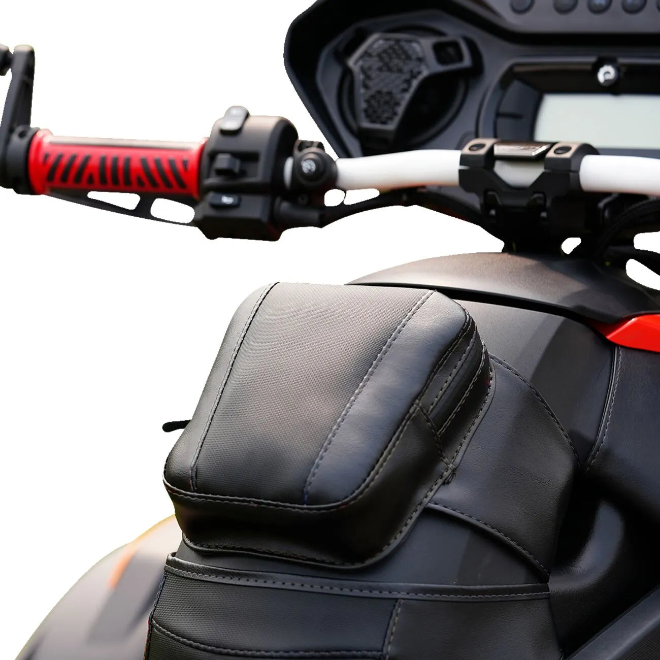 SHOW CHROME Ballistic Tank Pouch för Can-Am Ryker bild 3 PMMEDIA:77f3b69cea0f8a47