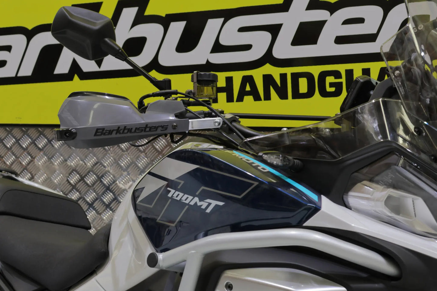 BARKBUSTERS Handguard Hardware Kit för CFMOTO 700MT '26- bild 6 PMMEDIA:5df2bd09257ee921