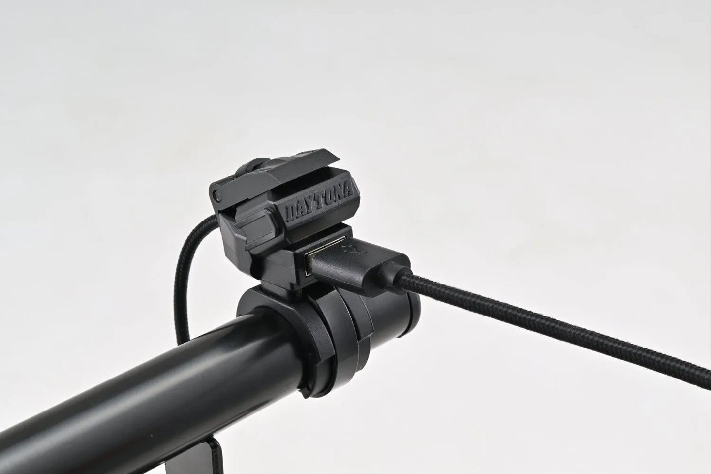 DAYTONA USB-laddningsport Quick Charge USB Type-A bild 8 PMMEDIA:3e953b2f81384ff5
