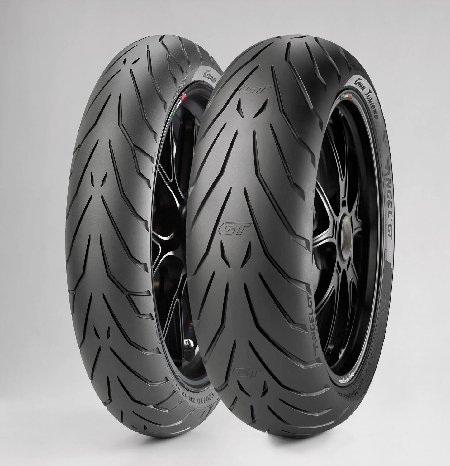 Pirelli Angel GT Radialdäck fram bild 3 PMMEDIA:f174c52aa75271da