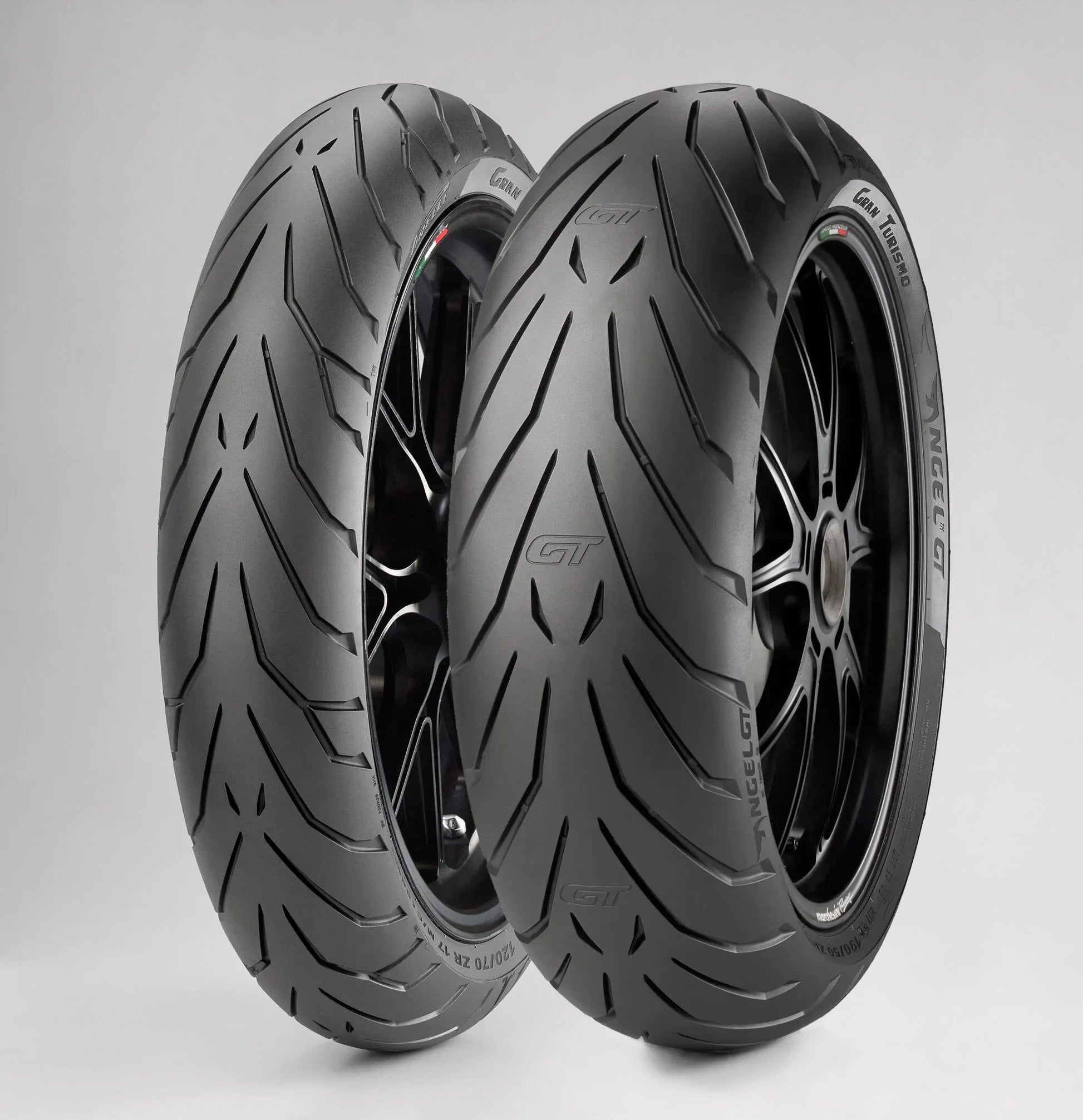 Pirelli Angel GT Radialdäck bak bild 3 PMMEDIA:f174c52aa75271da