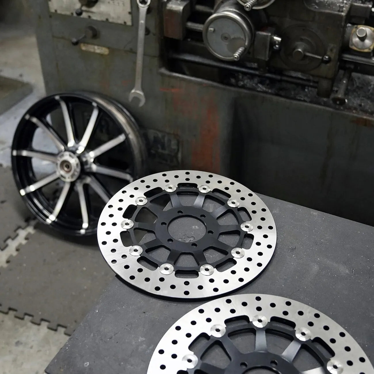 Arlen Ness Factory Replacement Brake Rotor Bromsskivor street bild 2 PMMEDIA:03b13316f56d613d