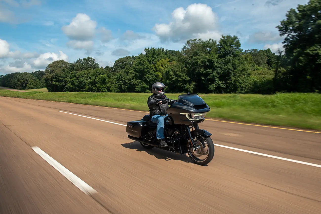 Memphis Shades Metric Spoiler Windshield OEM Harley bild 12 PMMEDIA:2a9fc30623d4786a