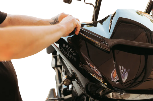 CUSTOM DYNAMICS Genesis® 4 LED Road Glide® Vindruta List bild 2 PMMEDIA:8b3cd9ad1e4408a3