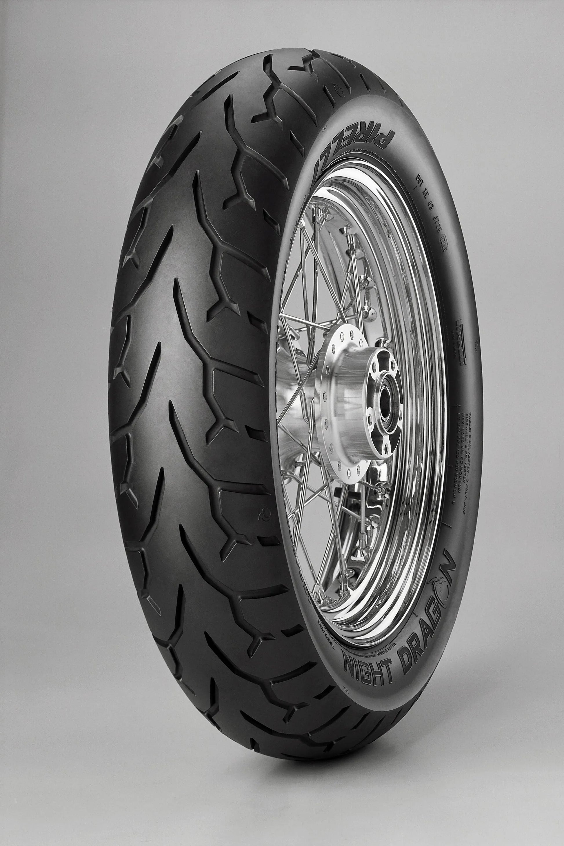 Pirelli Night Dragon Gatudäck fram bild 1 PMMEDIA:70d773ffe226cb40