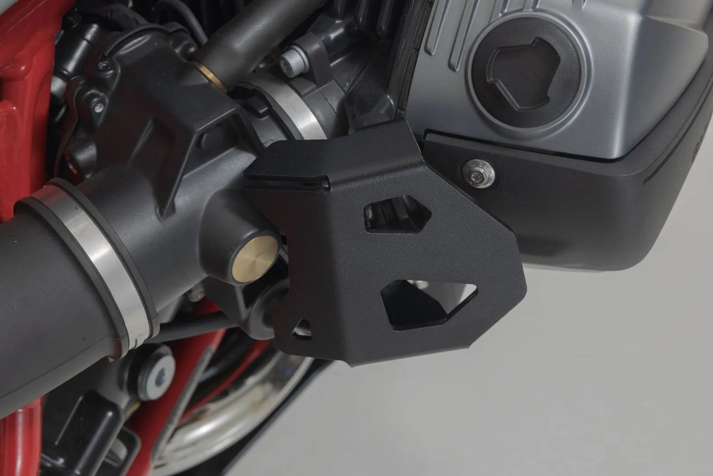 SW-MOTECH Injector Cover Set för Boxer motor bild 2 PMMEDIA:33f13da18bd879b1