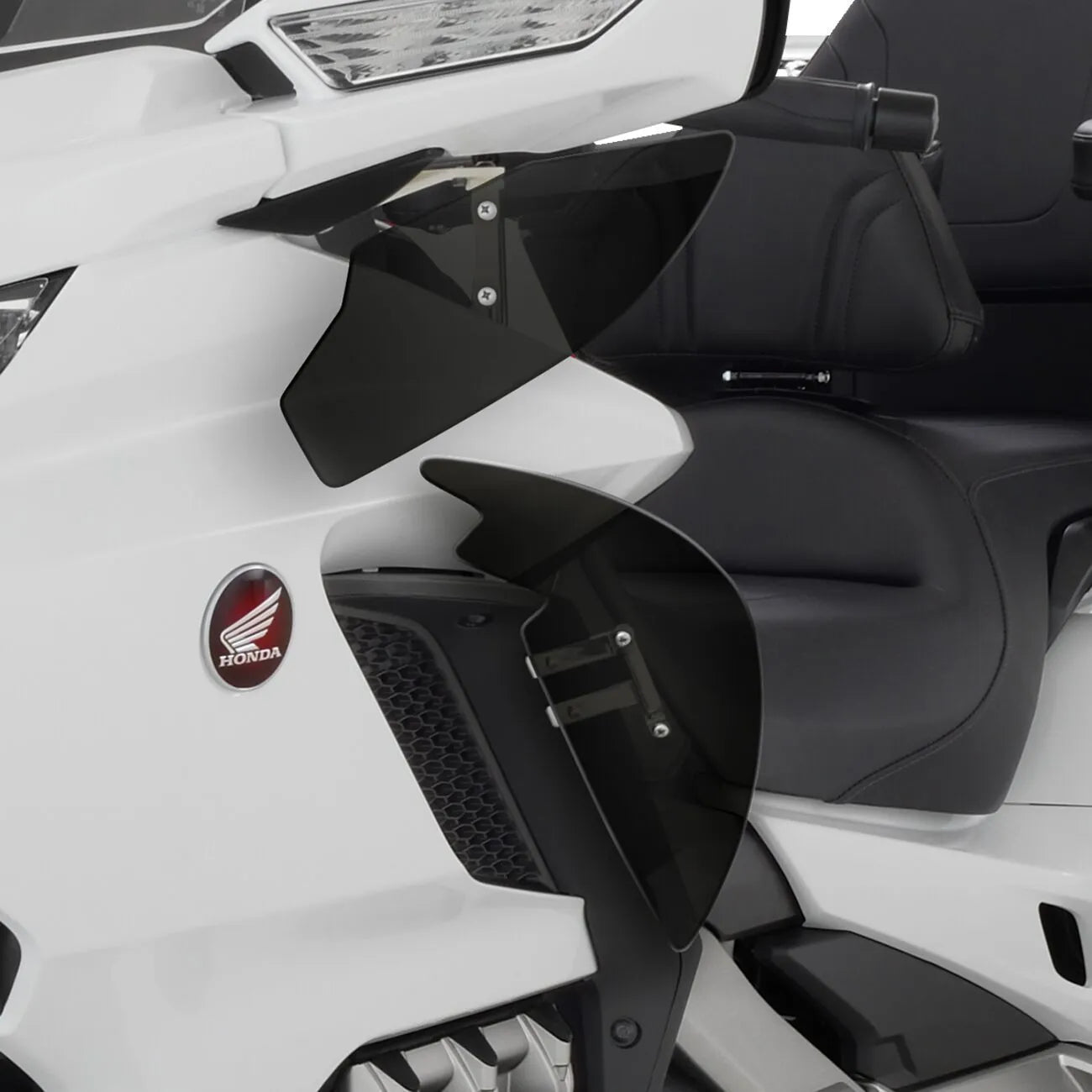 SHOW CHROME Upper Wind Deflectors Vindavvisare GL 1800 bild 2 PMMEDIA:31f7d2b30522fd09