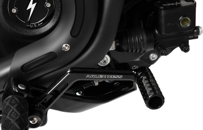 Arlen Ness Speedliner Shift Lever Bakre fotstöd motorcykel bild 6 PMMEDIA:b3b432c768ddeb6a
