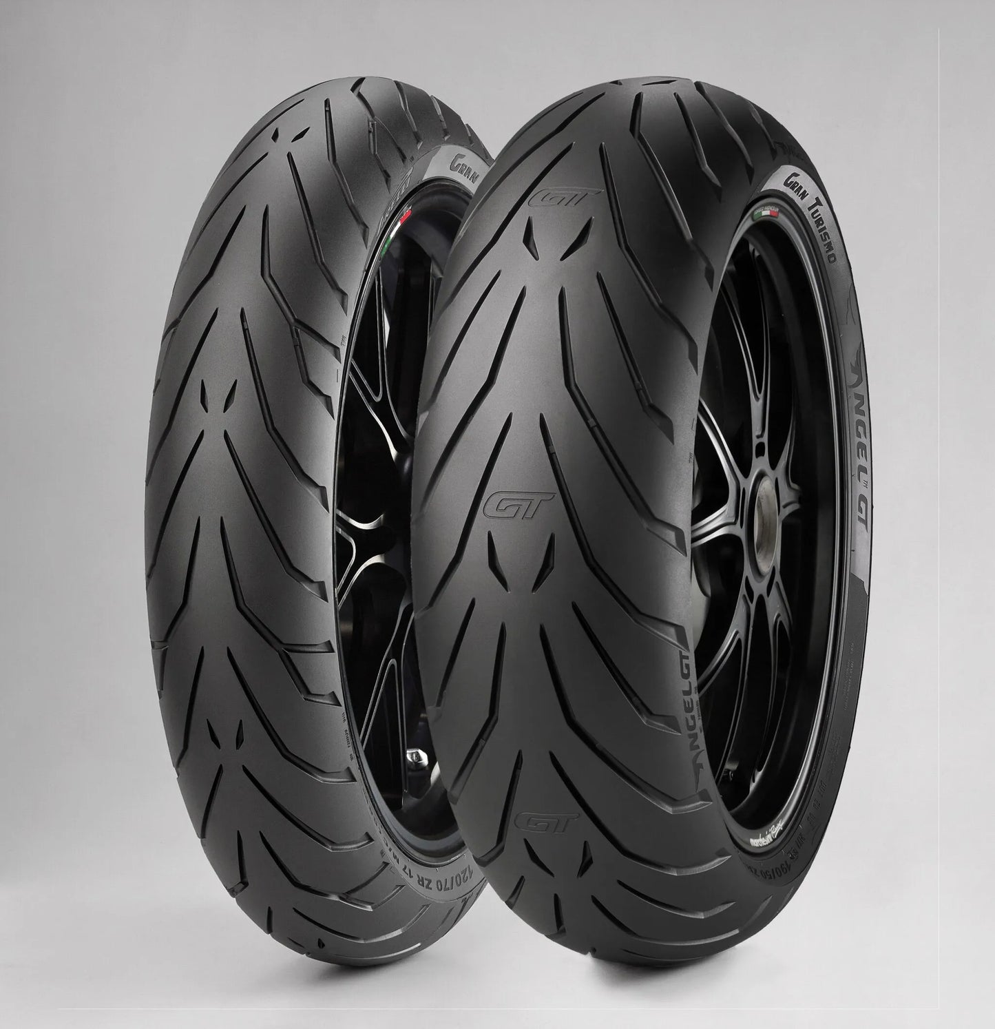 Pirelli Angel GT Radialdäck fram bild 3 PMMEDIA:a538dfc9801a96c5