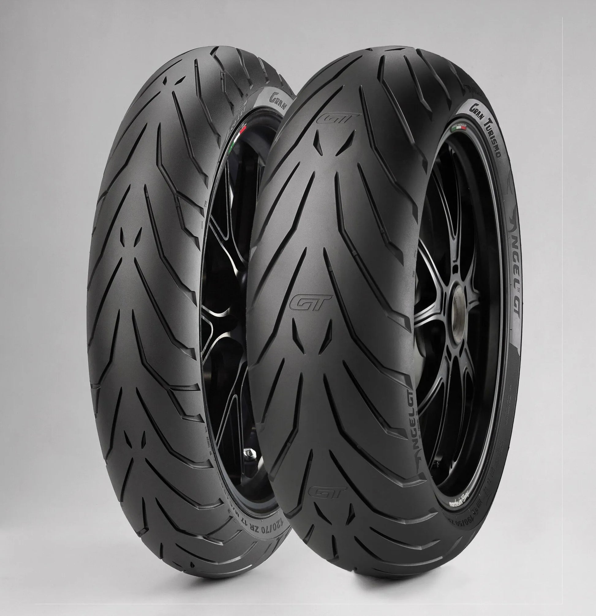 Pirelli Angel GT Radialdäck bak bild 2 PMMEDIA:a538dfc9801a96c5