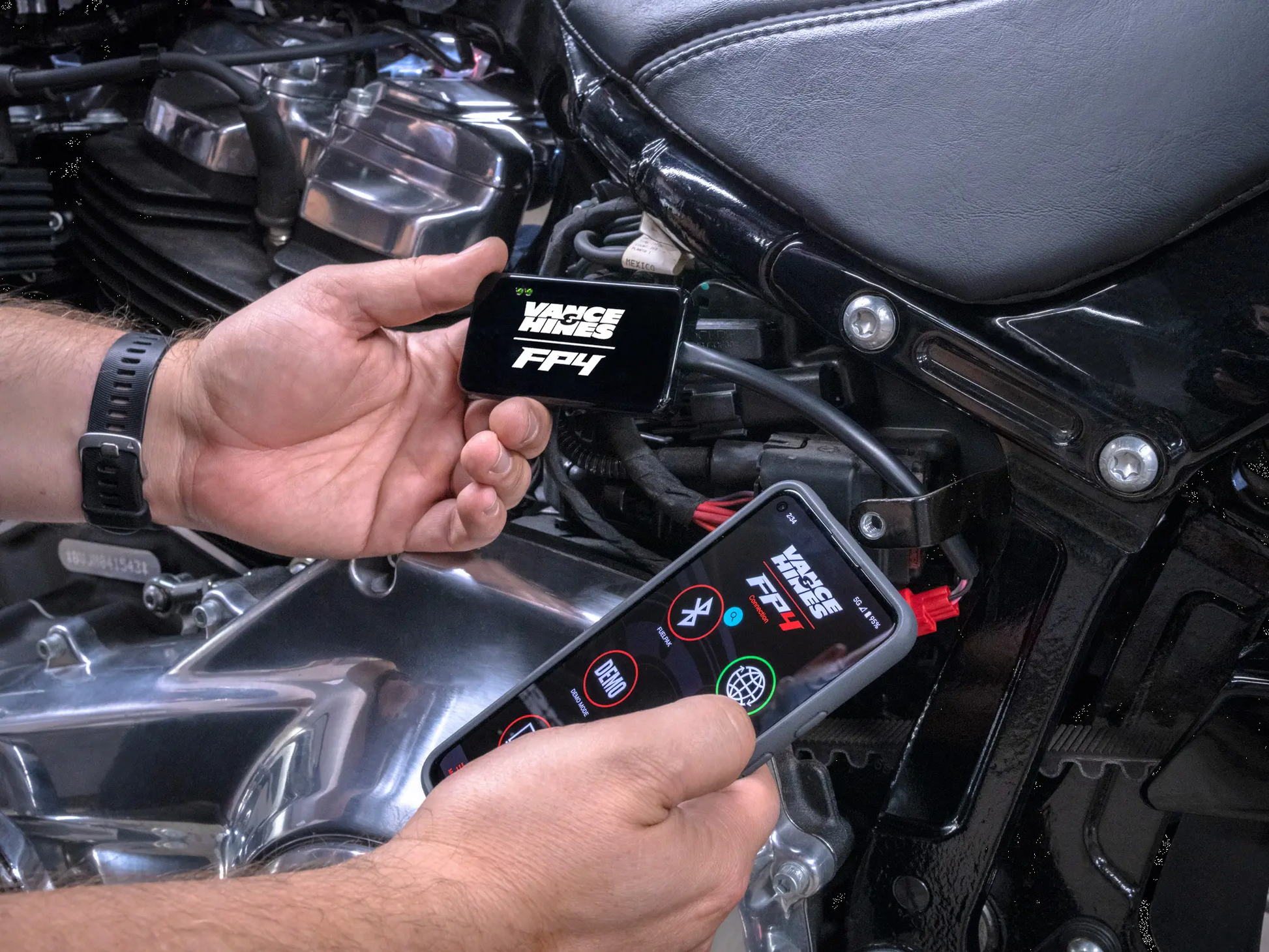 VANCE & HINES Fuelpak 4 Tuningmodul för Harley-Davidson 21+ bild 3 PMMEDIA:7cac00f32ad698aa