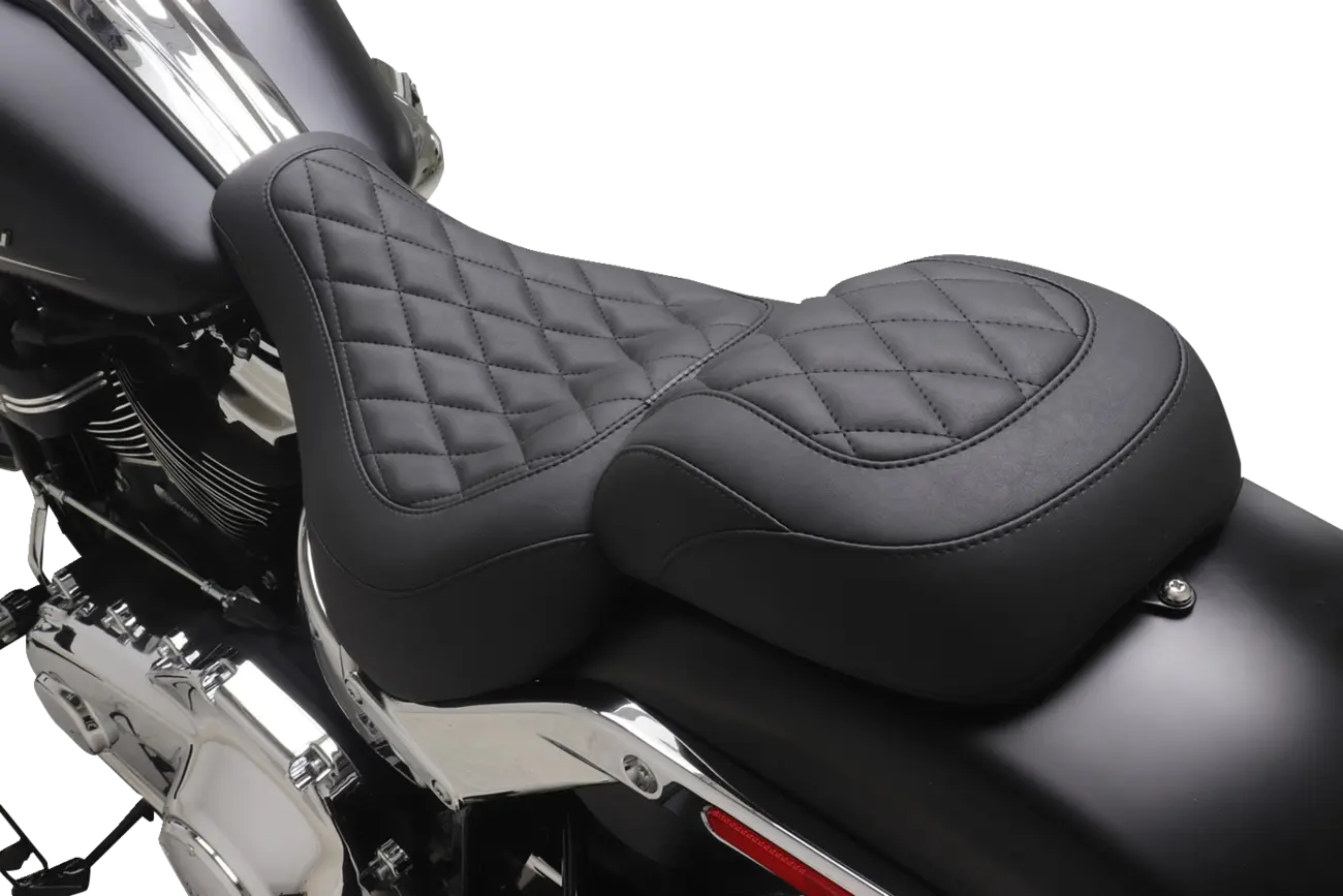 Mustang Wide Tripper™ Solo Seat Sadlar Harley Softail bild 3 PMMEDIA:b445f012a96e9024