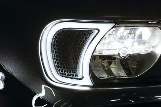 KURYAKYN Tracer Headlight Vent Accents med LED och blinkers bild 2 PMMEDIA:2d30a7d07245fa39