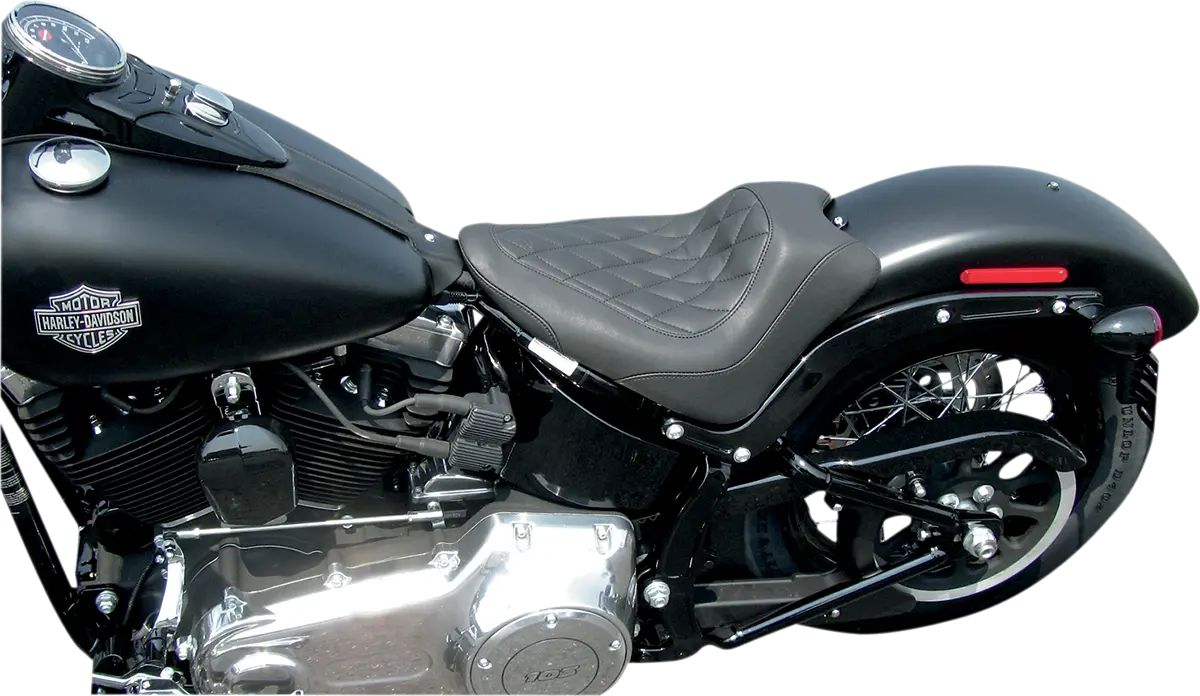Mustang Wide Tripper™ Solo Seat Sadlar Harley Softail bild 4 PMMEDIA:6af65c32731d6c2c