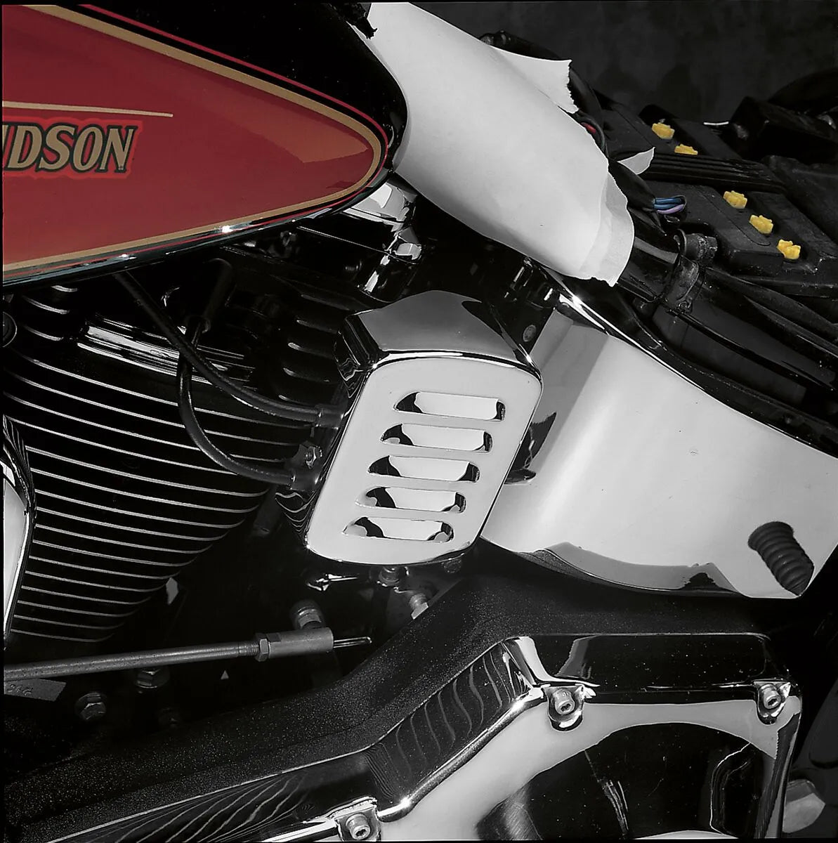 DRAG SPECIALTIES Louvered Coil Cover till Harley Davidson bild 2 PMMEDIA:4abf3c8fd083cec3