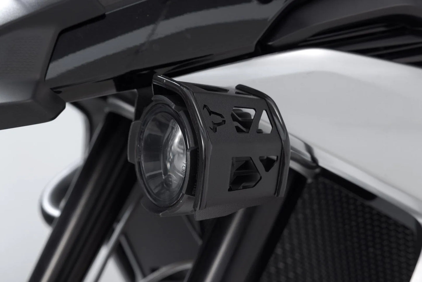 SW-MOTECH EVO LIGHT PROTECTION Strålkastarskydd bild 4 PMMEDIA:48bcb274f043122a