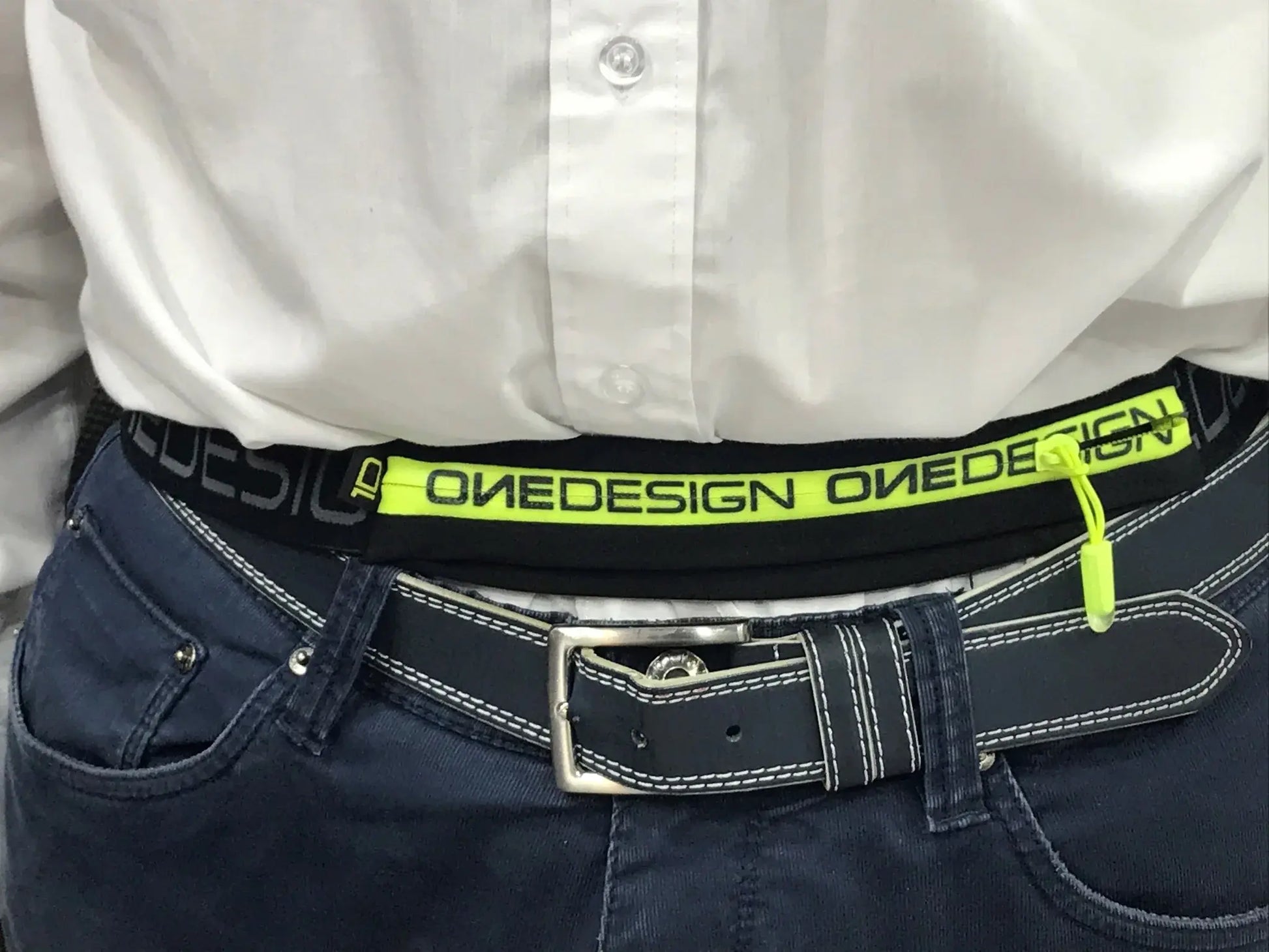 ONEDESIGN Vattentät bältesväska i silikon bild 4 PMMEDIA:e5166a4f35d08952