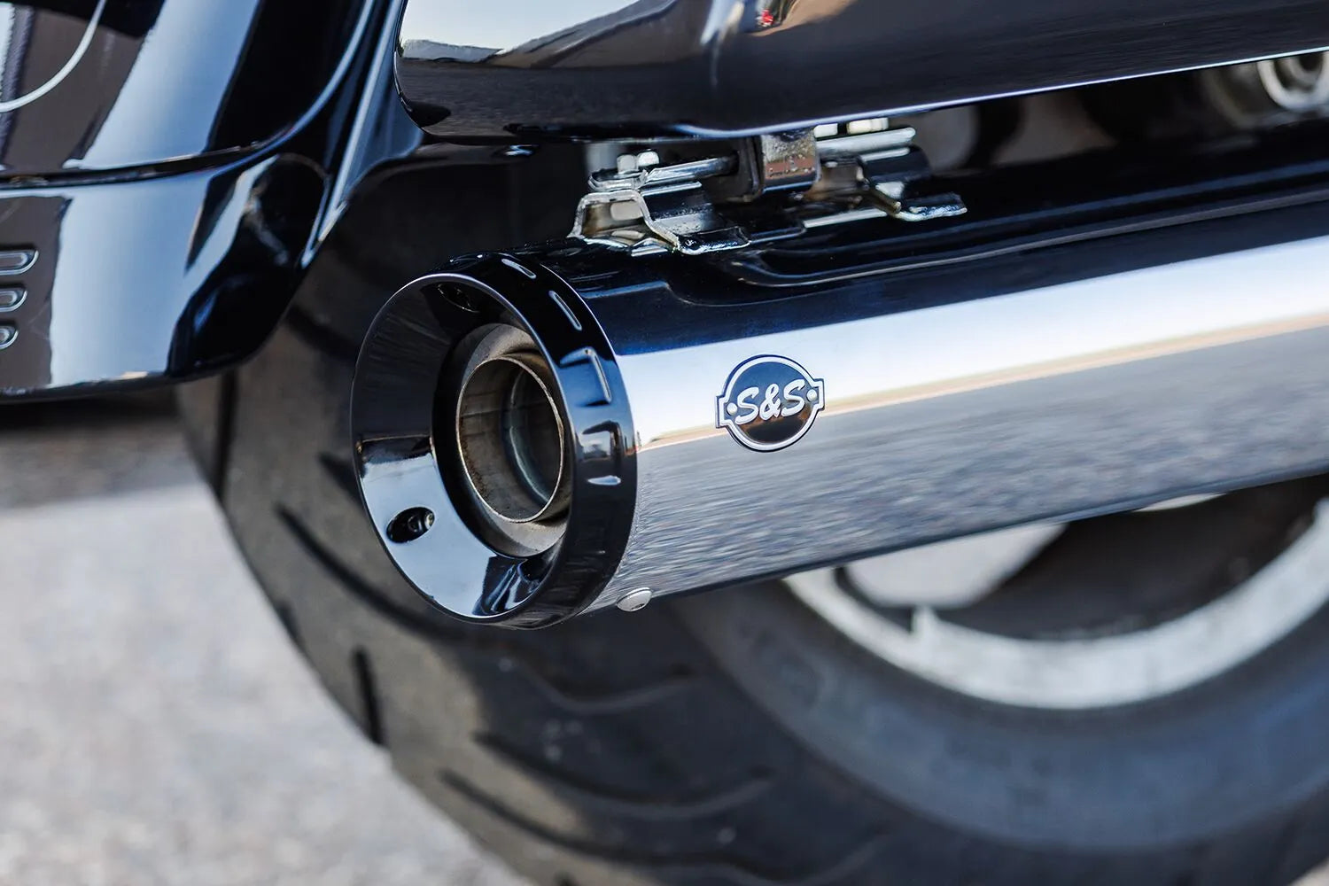 S S Cycle 4-1/2" GNX Slip-On Mufflers Ljuddämpare Harley bild 5 PMMEDIA:620316c830c303ef