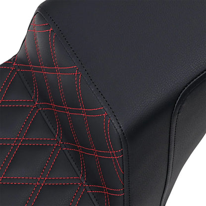 SADDLEMEN Step-Up Seat FXBB/FXST 18+ röd söm bild 2 PMMEDIA:112fc2949c2affb6