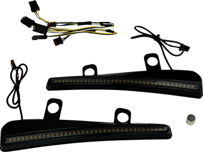 CUSTOM DYNAMICS LED Vindrutesarg med Blinkers för 2023 Road Glide bild 1 PMMEDIA:52d9fd7895973a29