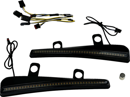 CUSTOM DYNAMICS LED Vindrutesarg med Blinkers för 2023 Road Glide bild 1 PMMEDIA:52d9fd7895973a29
