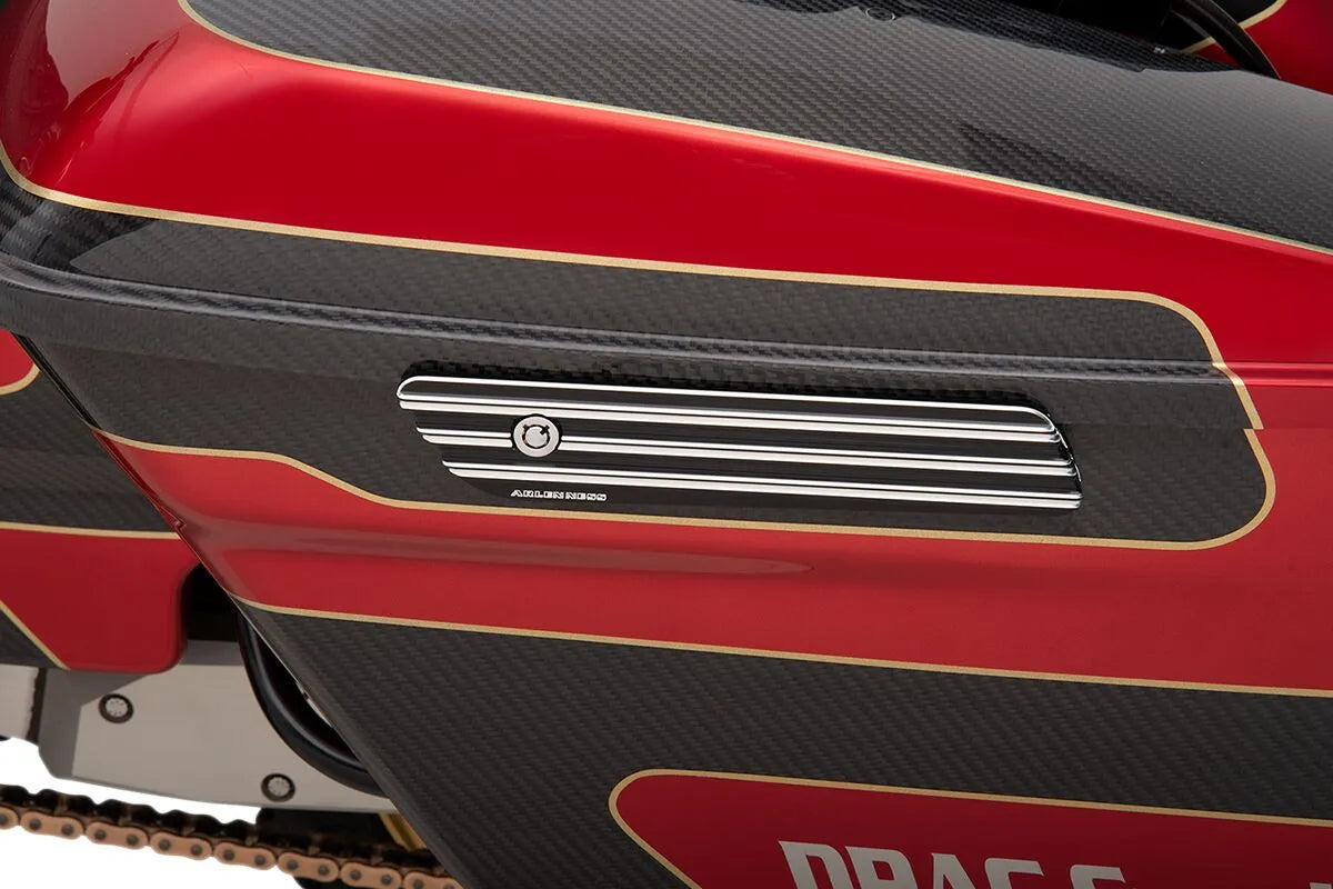 Arlen Ness Ness-Tech® Saddlebag 10-Gauge Hinge Covers Sidoväskor & tillbehör bild 3 PMMEDIA:d458abe5a9d35c6e