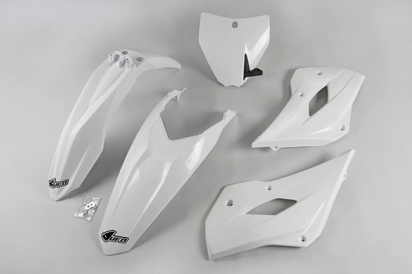 UFO Body Kit TC 85 14-17 Vit bild 1 PMMEDIA:f66dec83f040fa54