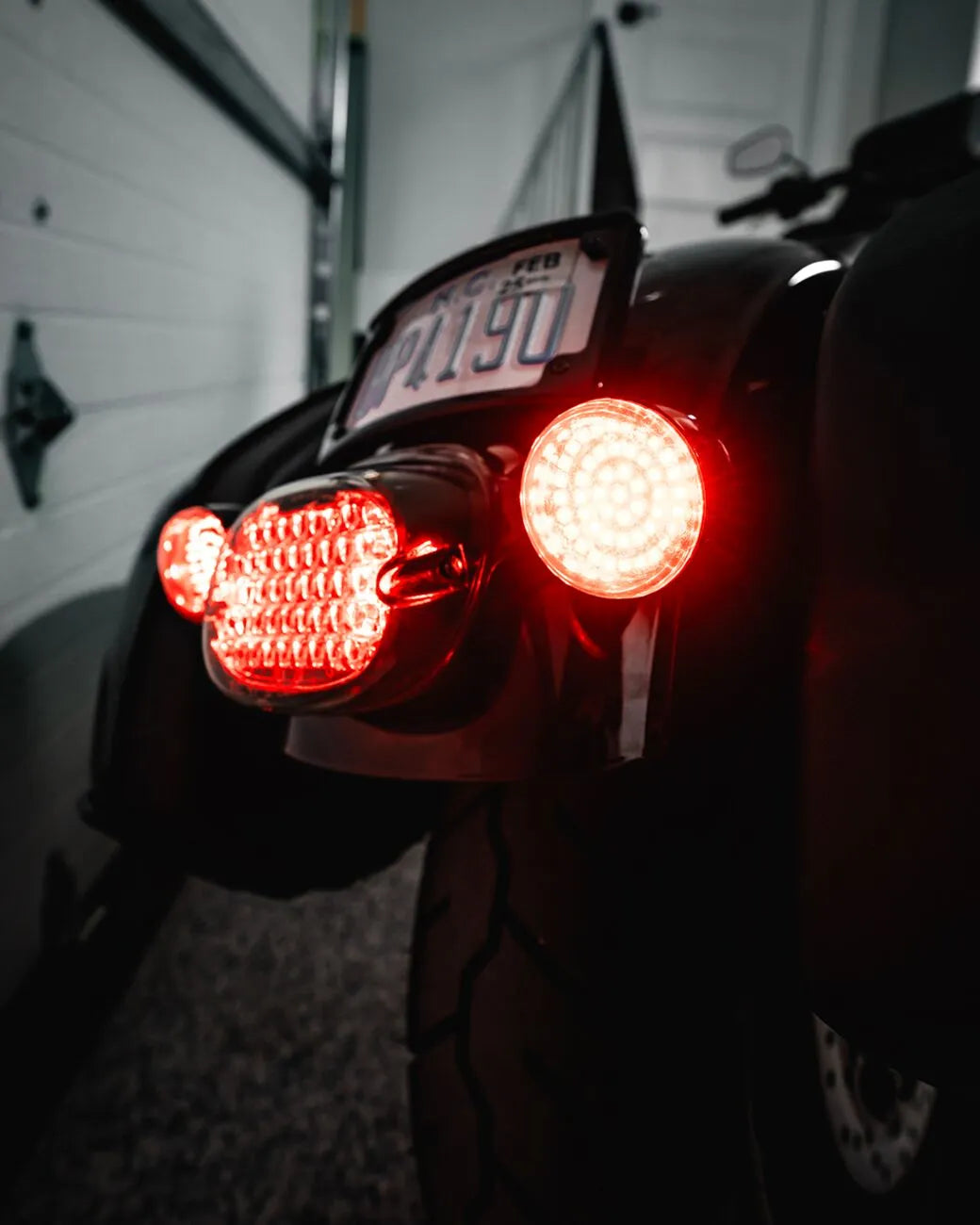 Custom Dynamics Low Profile LED Taillight Bakljus bild 4 PMMEDIA:8b35f730f96a1f91