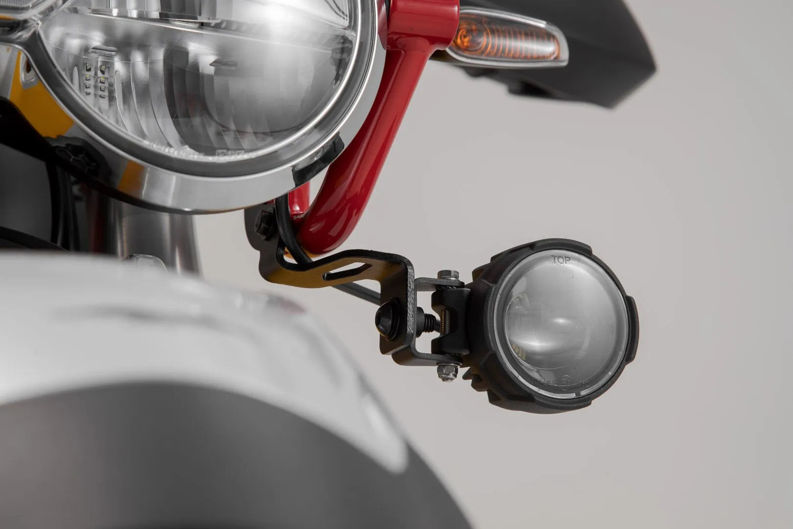 SW-MOTECH Light Mounts för V85 TT bild 4 PMMEDIA:5e4397f1b862f4d8