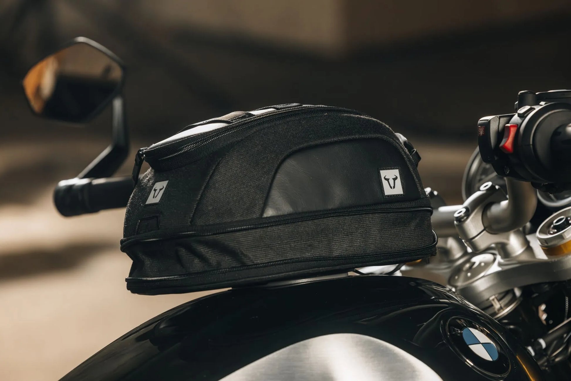 Sw Motech Legend Gear Strap-on Tank Bag LT2 Tankväskor & delar bild 10 PMMEDIA:78268a0938de2610