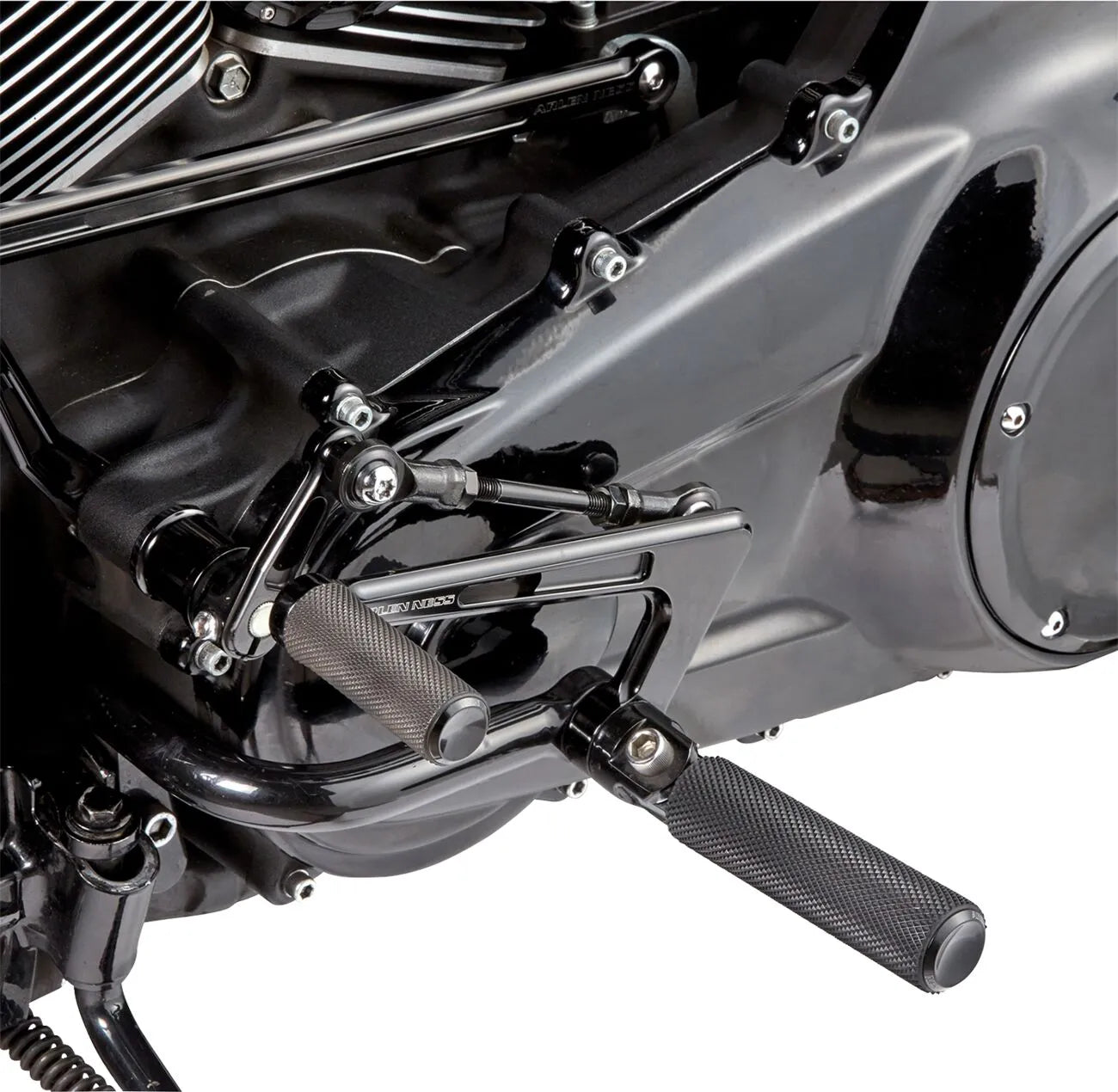 ARLEN NESS Mid Control Kit för Touring/Bagger 2014-2023, svart bild 5 PMMEDIA:4c0915976b1e1a35