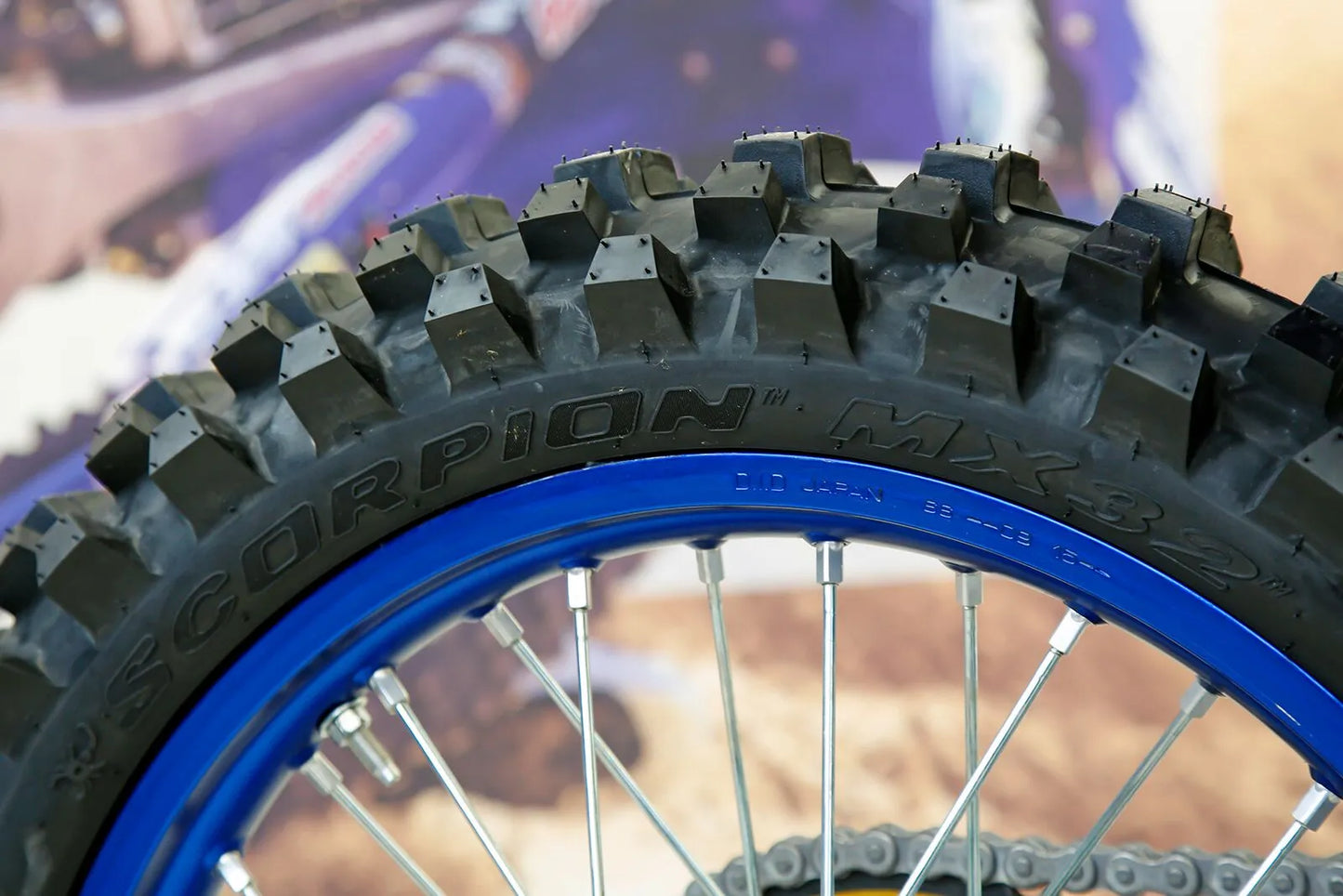 Pirelli Scorpion MX32 Mid Soft Crossdäck bak bild 2 PMMEDIA:82ac7411cf674a6c