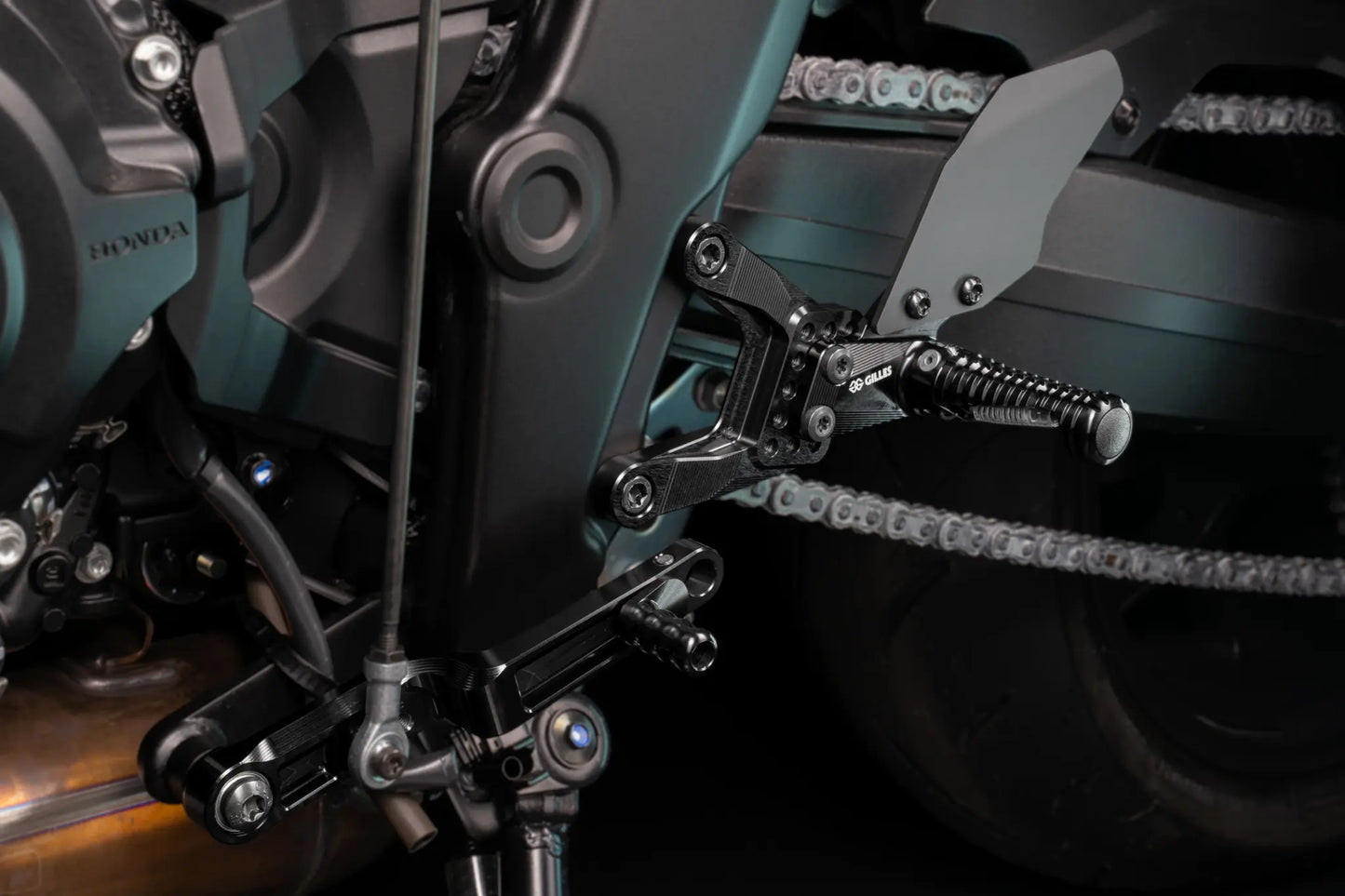 Gilles Tooling Adjustable Rearset Bakre fotstöd motorcykel bild 5 PMMEDIA:610c26adb95eba7e
