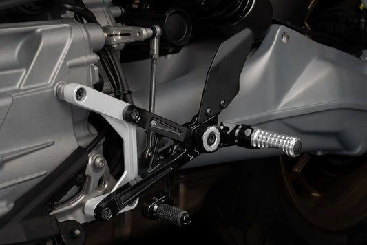 GILLES TOOLING MUE2 Rearset för Moto Guzzi V100 Mandello 2022 bild 2 PMMEDIA:5101996eda82a550