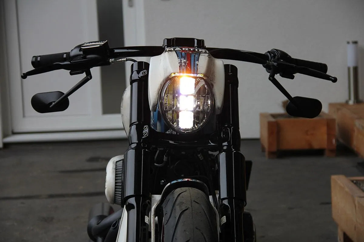 CULT WERK Headlight Mask V-Rod Svart bild 4 PMMEDIA:1d345b085a8ab28a