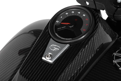 SADDLEMEN Kolfiber Dash Panel för M8 Softail bild 2 PMMEDIA:5c2261d05c67a023