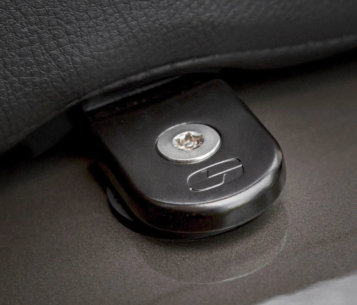 Saddlemen Security Seat Screw Sadelfästen bild 10 PMMEDIA:9c90bf9d7082bc0b