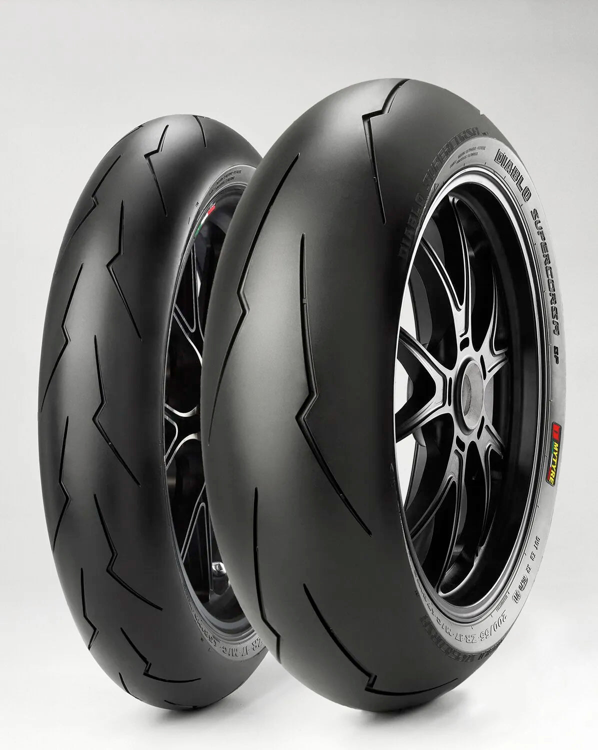 PIRELLI Diablo Supercorsa SP V2 120/70 ZR17 Framdäck bild 1 PMMEDIA:492fd385a7d2f133