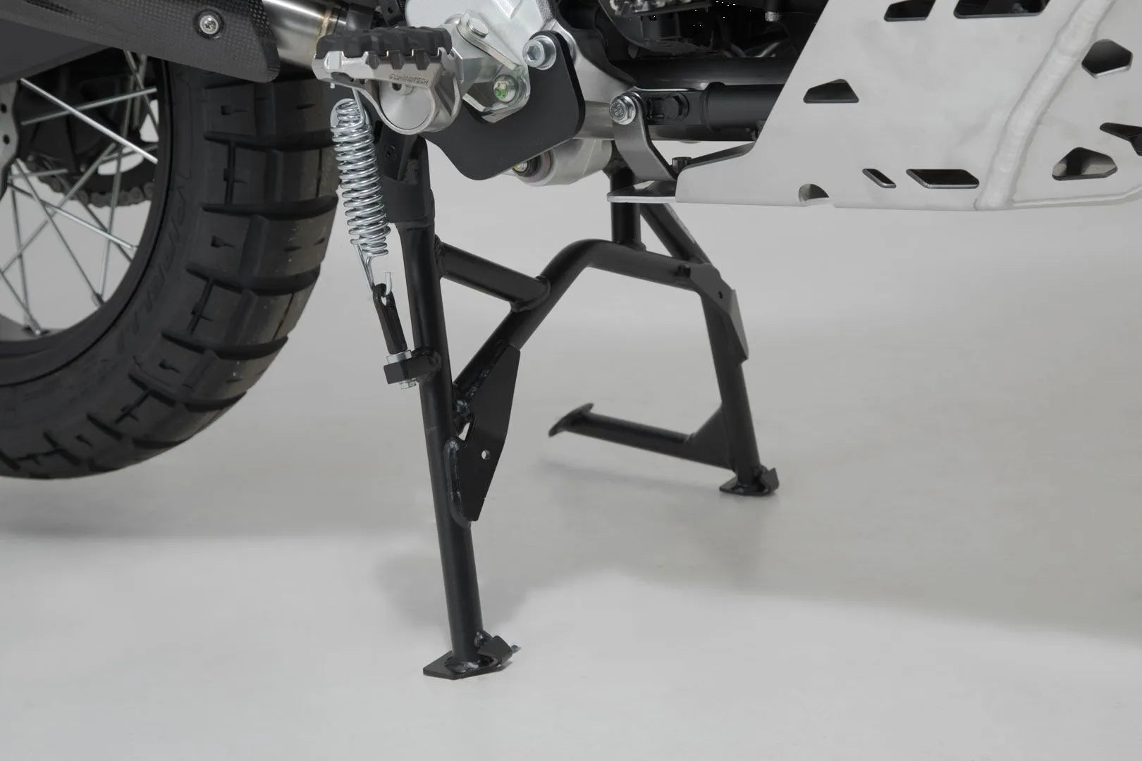 SW-MOTECH Centerstand sidostöd bild 1 PMMEDIA:9df72fa8172405e8