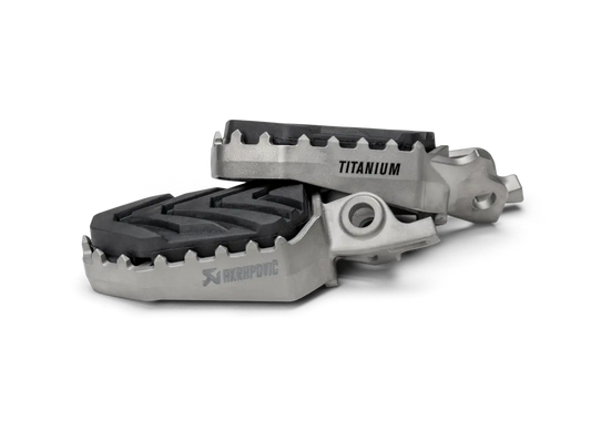 AKRAPOVIC Titanium fotpinnar för Honda Africa Twin bild 2 PMMEDIA:0190ad9ee1ec17bd