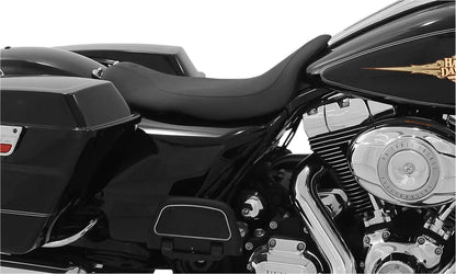 MUSTANG Runaround Solo Seat - Svart Smooth bild 3 PMMEDIA:eb0fd8203495e1a5