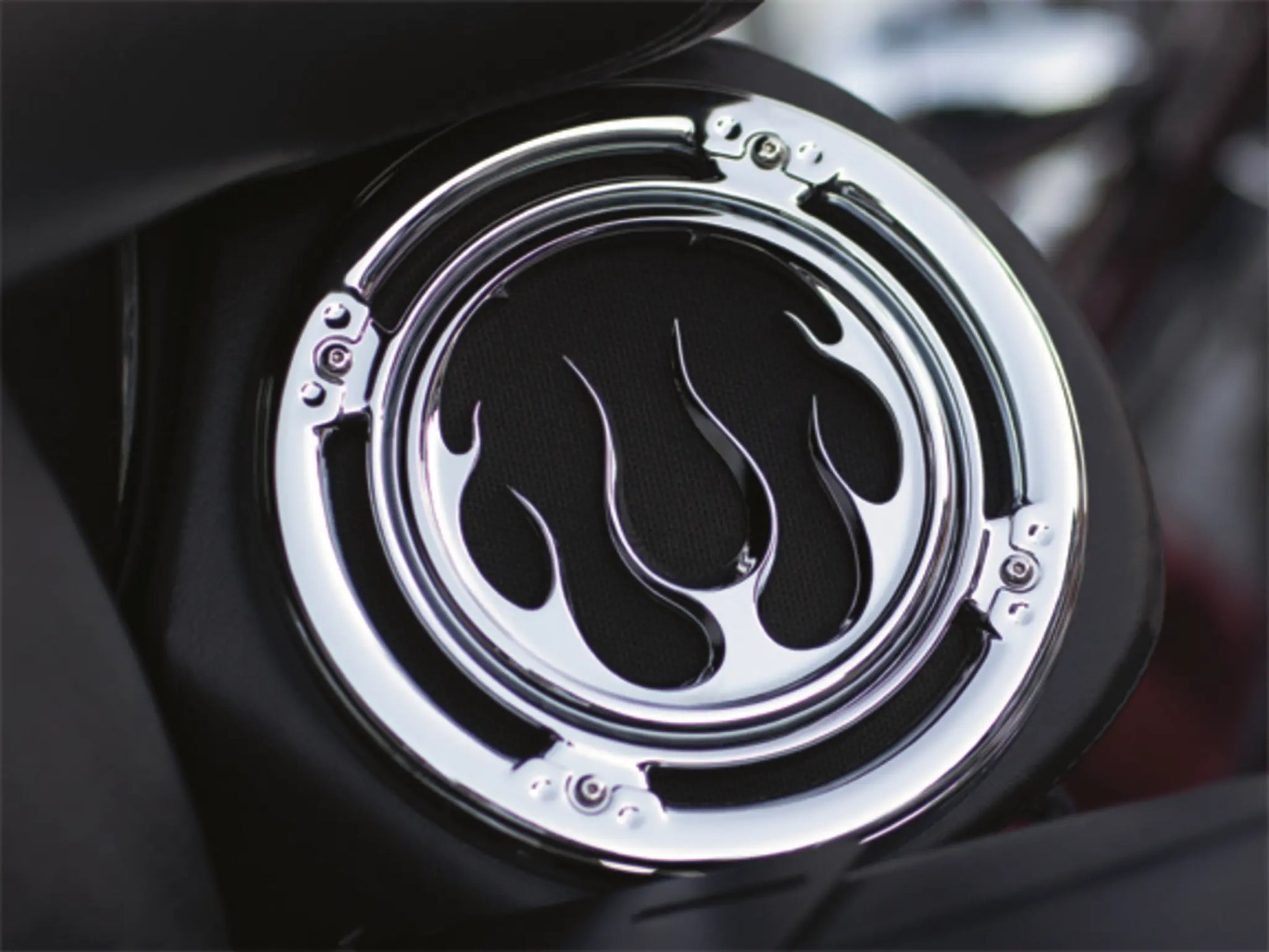 KURYAKYN Front Speaker Accents Flame Chrome för FLHX/FLHT 96-13 bild 5 PMMEDIA:a2eb3786582a3df8