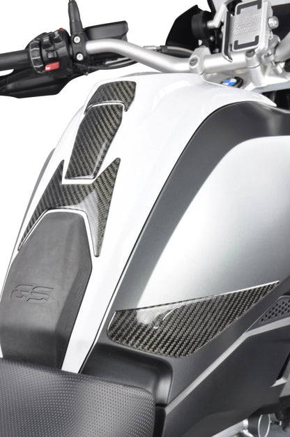UNIRACING Carbon Tank Pad för BMW R1250GS bild 2 PMMEDIA:31f226edf0016538