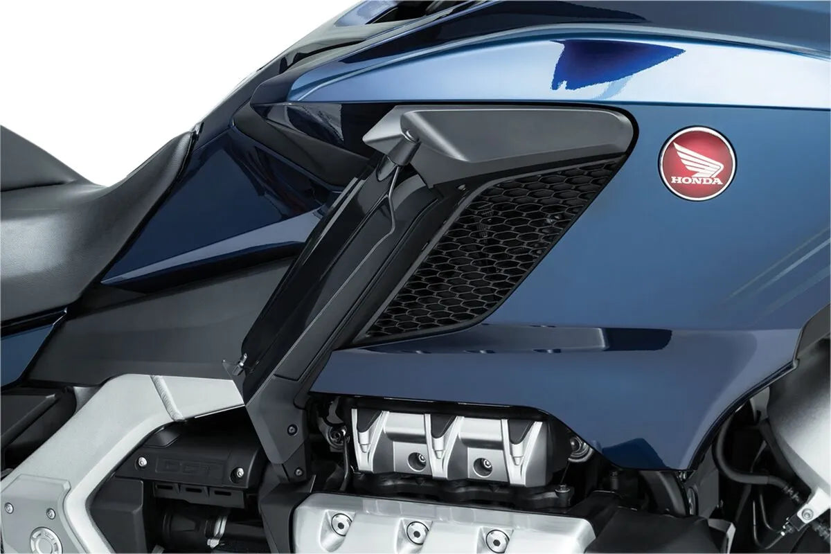 KURYAKYN Justerbar Air Deflector för GL 1800 18+ - Mörk Sot bild 8 PMMEDIA:97f15721bddc01fd