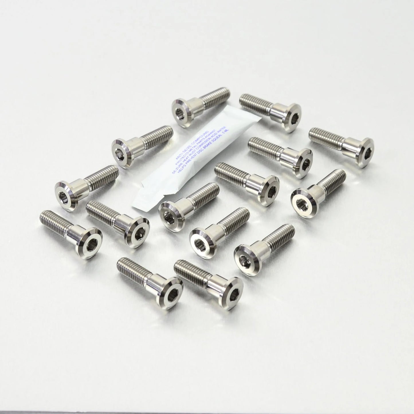 PRO BOLT Titanbultar för bromsskiva bild 1 PMMEDIA:72d43a47f6a4735f
