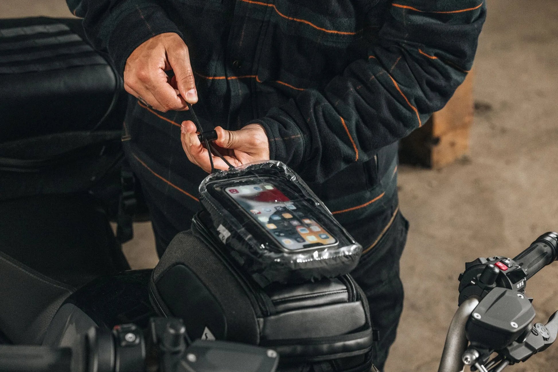 SW-MOTECH Legend Smartphone Bag LA11 bild 4 PMMEDIA:d908f0124dd0da3d