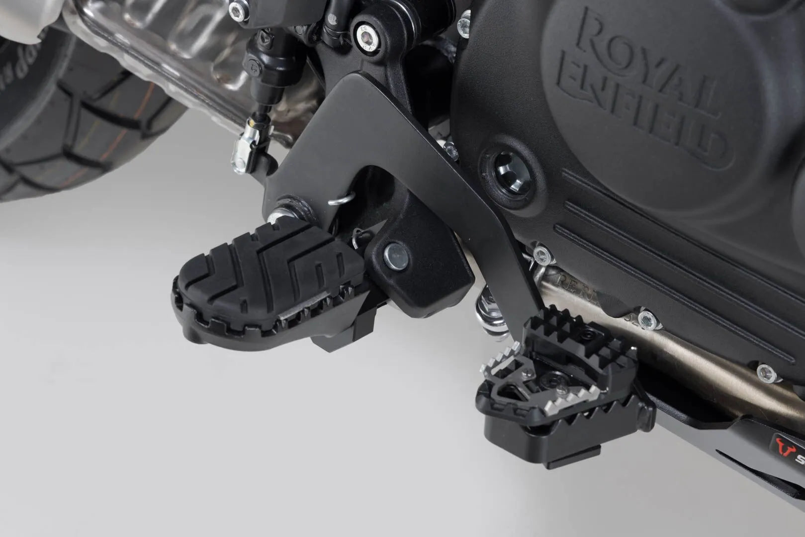 SW-MOTECH Ion fotpinnar kit bild 4 PMMEDIA:0ab80e9b97550cea