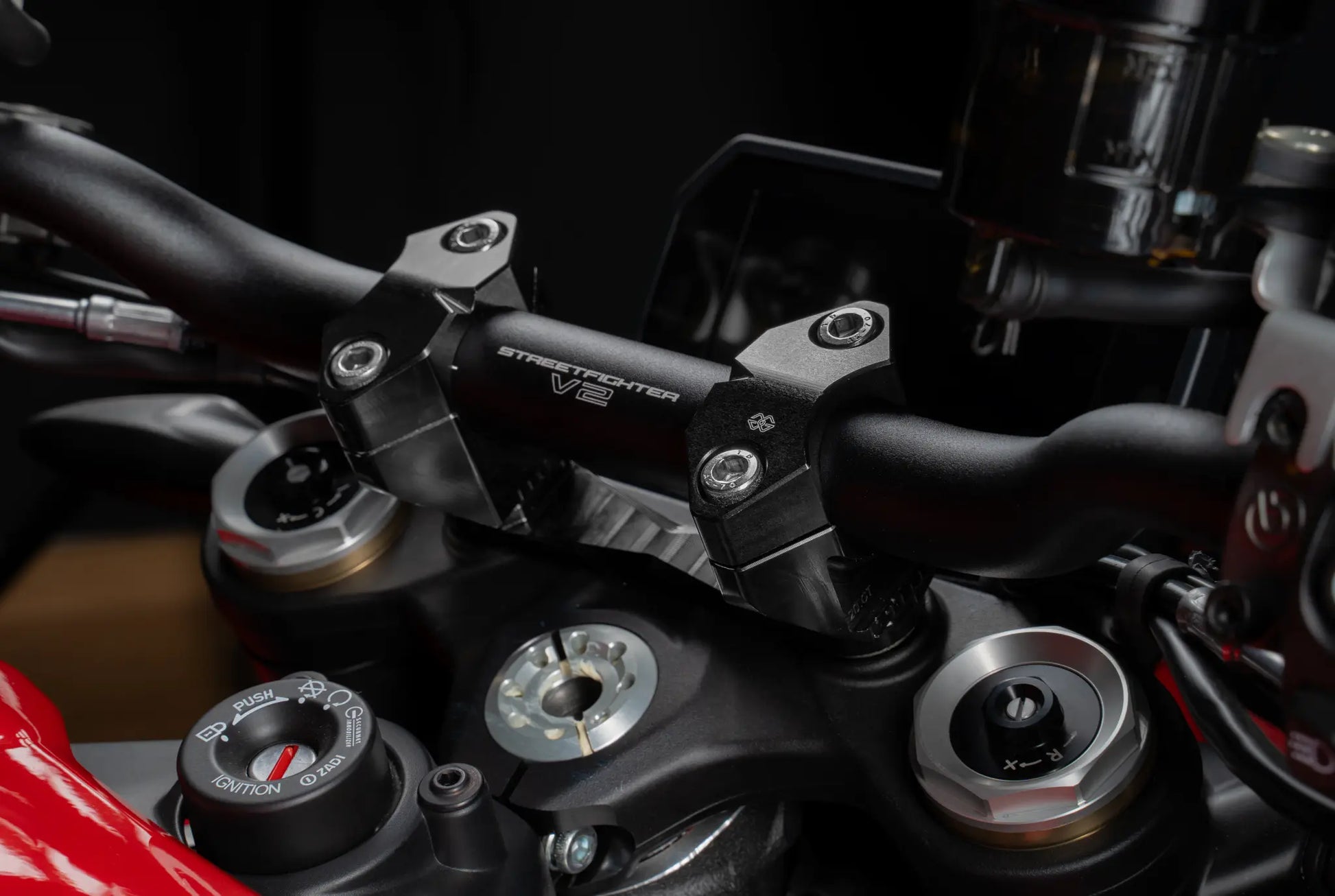 GILLES TOOLING Justerbara Styrrisers för Ducati Monster/Streetfighter V2 bild 6 PMMEDIA:905611e10f40e6c6