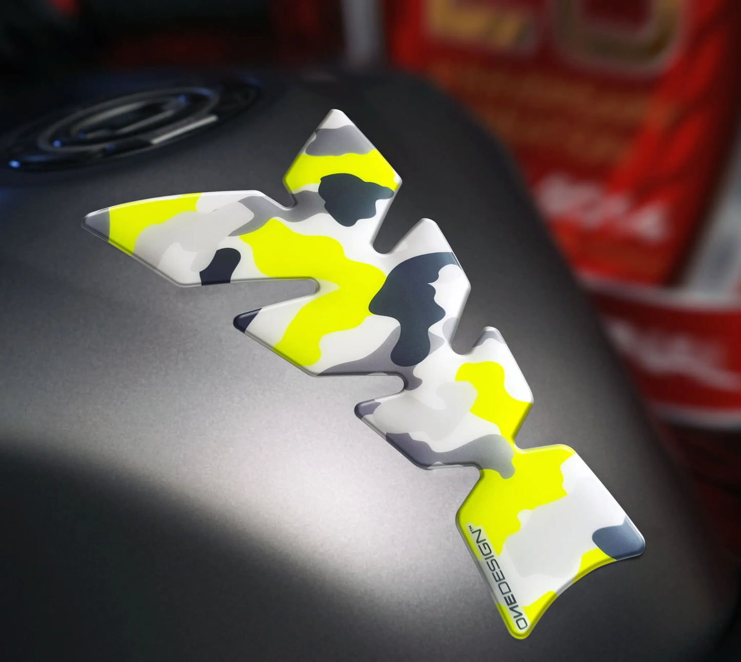 ONEDESIGN Resin/Soft Touch Tank Pad Moon Camo YW Fluo bild 1 PMMEDIA:b0345161831ee28e